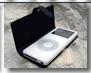 iPod nano新モデルiPod nano旧モデル両対応ケースイメージは旧モデルで開いた状態
